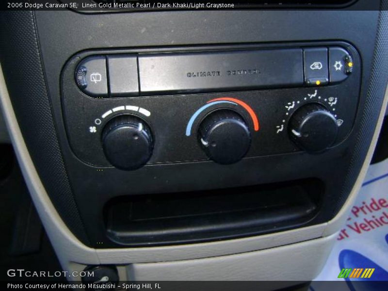 Linen Gold Metallic Pearl / Dark Khaki/Light Graystone 2006 Dodge Caravan SE