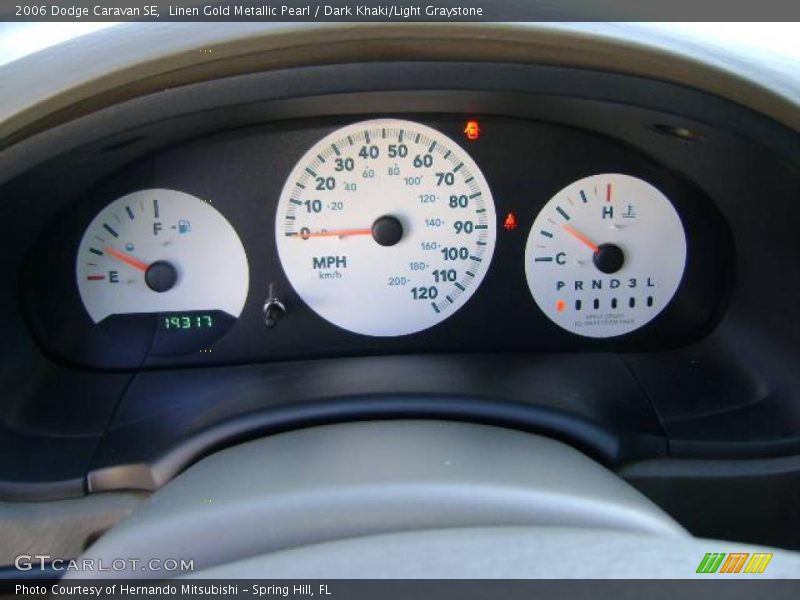 Linen Gold Metallic Pearl / Dark Khaki/Light Graystone 2006 Dodge Caravan SE