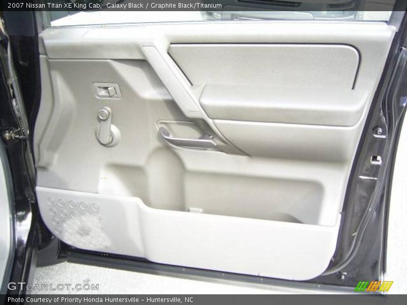 Galaxy Black / Graphite Black/Titanium 2007 Nissan Titan XE King Cab