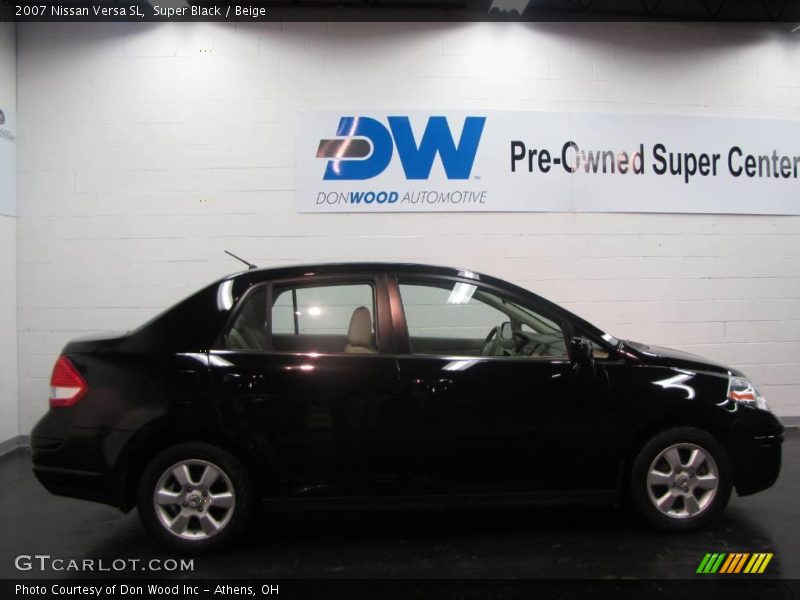 Super Black / Beige 2007 Nissan Versa SL