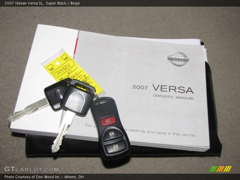 Super Black / Beige 2007 Nissan Versa SL