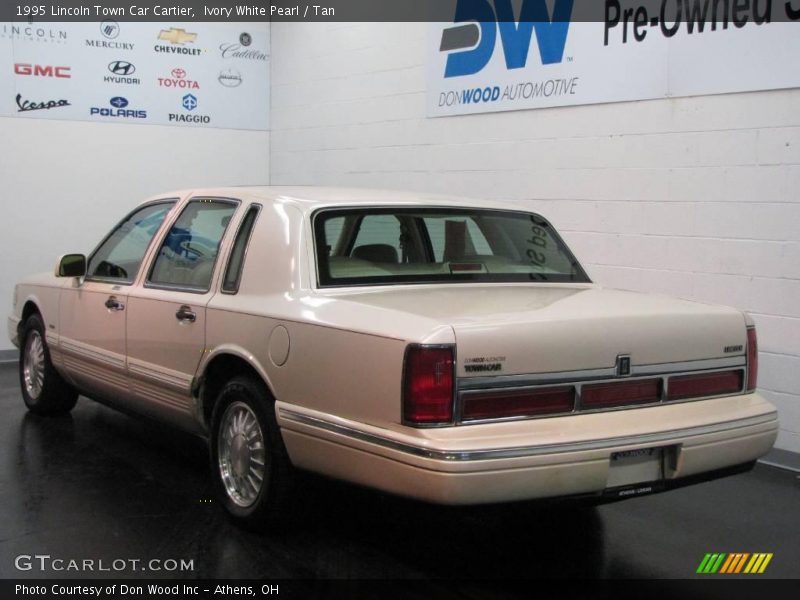 Ivory White Pearl / Tan 1995 Lincoln Town Car Cartier