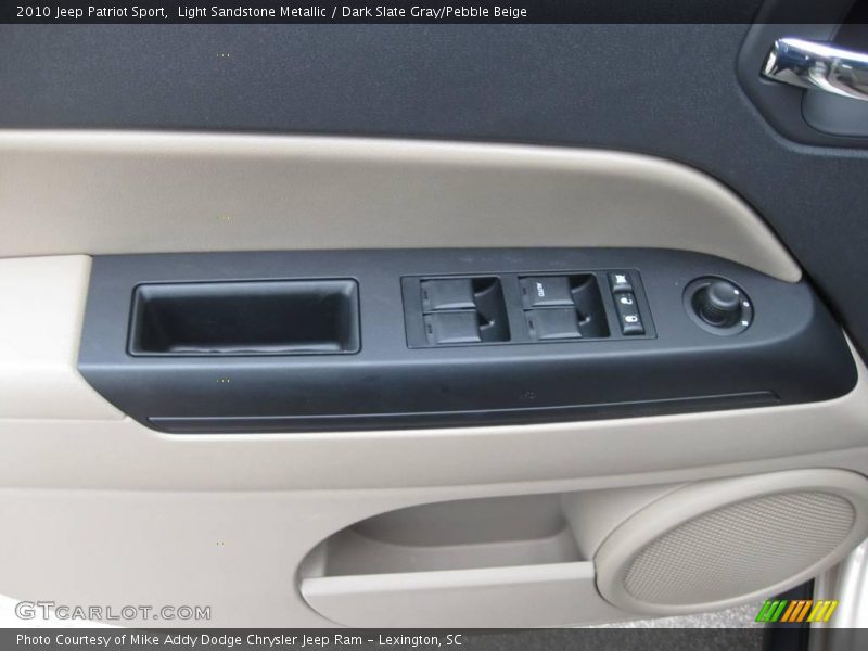 Light Sandstone Metallic / Dark Slate Gray/Pebble Beige 2010 Jeep Patriot Sport