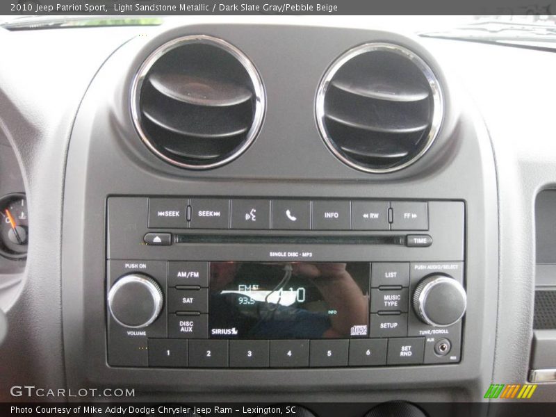 Light Sandstone Metallic / Dark Slate Gray/Pebble Beige 2010 Jeep Patriot Sport