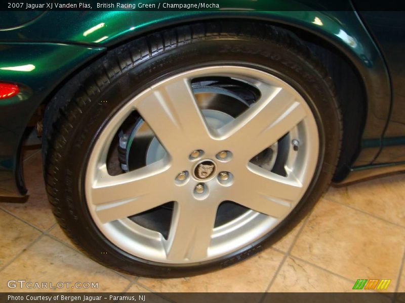 British Racing Green / Champagne/Mocha 2007 Jaguar XJ Vanden Plas
