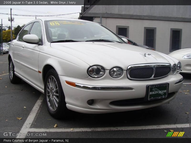 White Onyx / Ivory 2008 Jaguar X-Type 3.0 Sedan