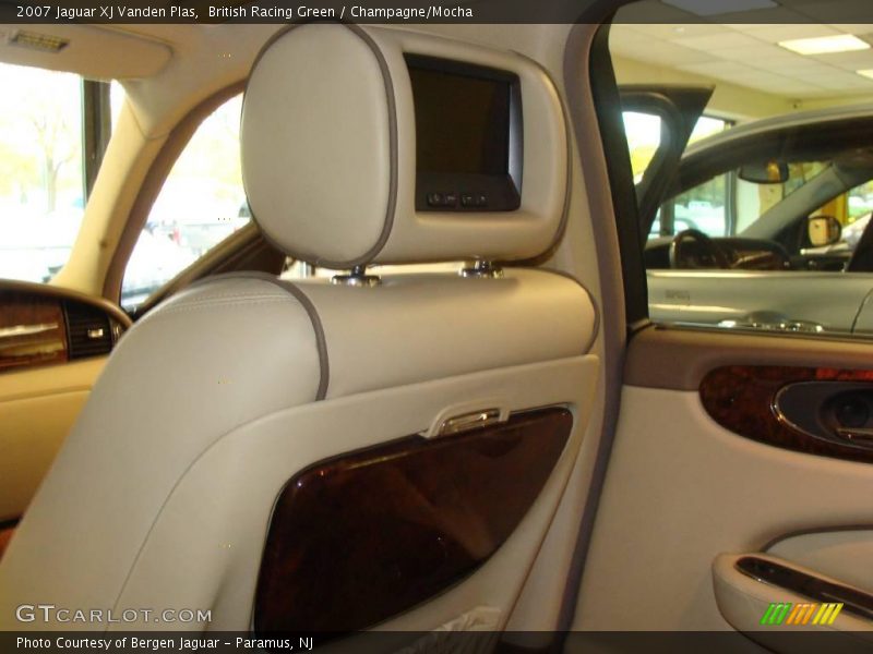 British Racing Green / Champagne/Mocha 2007 Jaguar XJ Vanden Plas