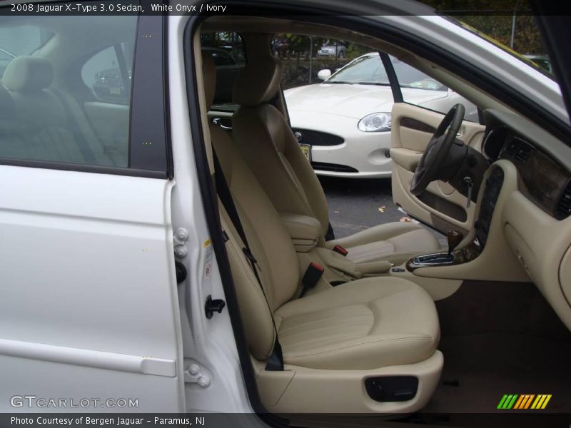 White Onyx / Ivory 2008 Jaguar X-Type 3.0 Sedan