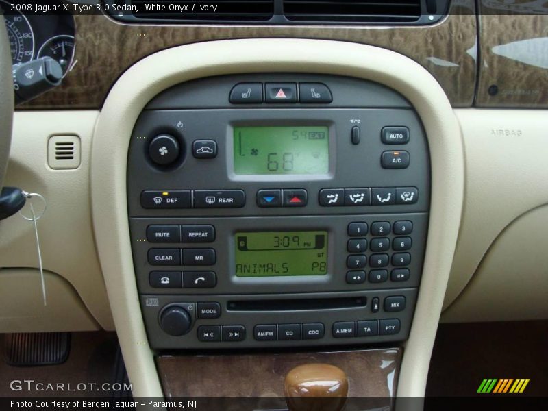 White Onyx / Ivory 2008 Jaguar X-Type 3.0 Sedan