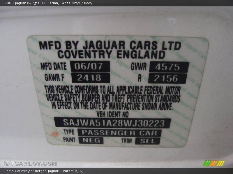 White Onyx / Ivory 2008 Jaguar X-Type 3.0 Sedan