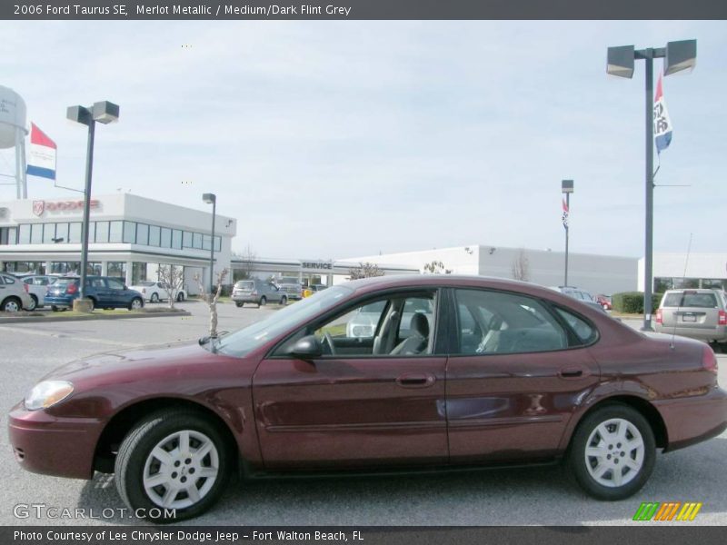 Merlot Metallic / Medium/Dark Flint Grey 2006 Ford Taurus SE