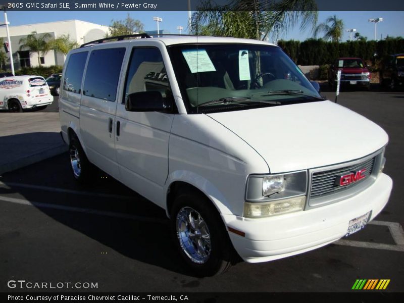 Summit White / Pewter Gray 2005 GMC Safari SLE