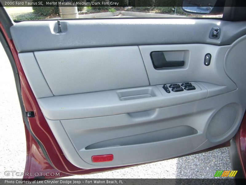 Merlot Metallic / Medium/Dark Flint Grey 2006 Ford Taurus SE