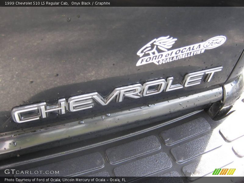 Onyx Black / Graphite 1999 Chevrolet S10 LS Regular Cab