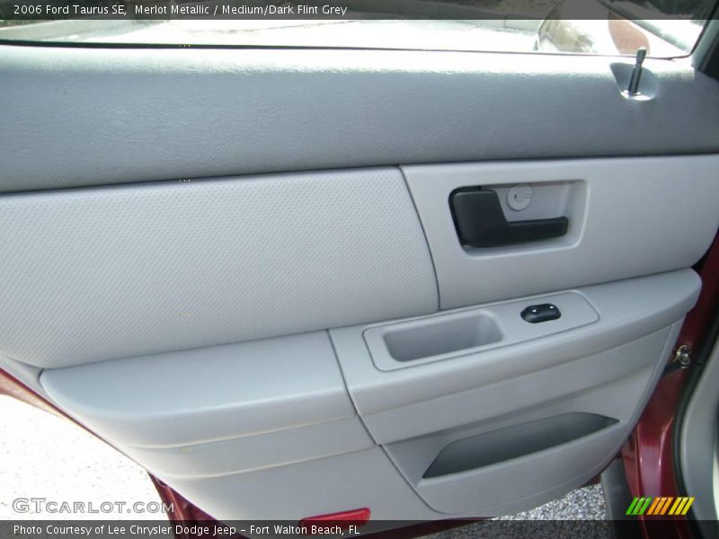 Merlot Metallic / Medium/Dark Flint Grey 2006 Ford Taurus SE