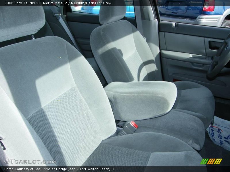 Merlot Metallic / Medium/Dark Flint Grey 2006 Ford Taurus SE