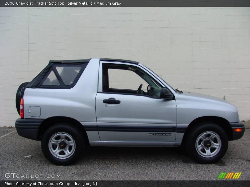 Silver Metallic / Medium Gray 2000 Chevrolet Tracker Soft Top