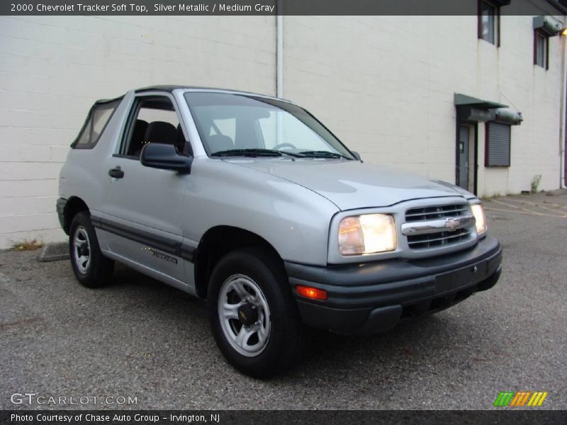 Silver Metallic / Medium Gray 2000 Chevrolet Tracker Soft Top