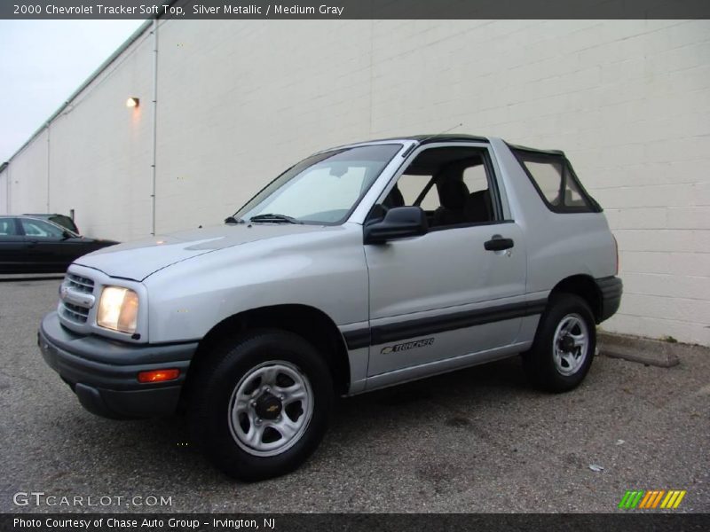 Silver Metallic / Medium Gray 2000 Chevrolet Tracker Soft Top