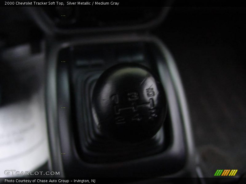 Silver Metallic / Medium Gray 2000 Chevrolet Tracker Soft Top