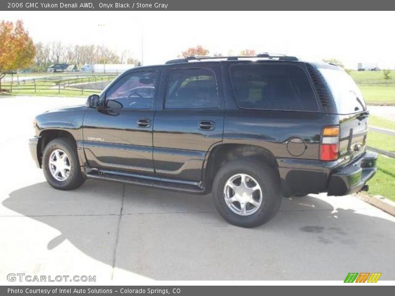 Onyx Black / Stone Gray 2006 GMC Yukon Denali AWD