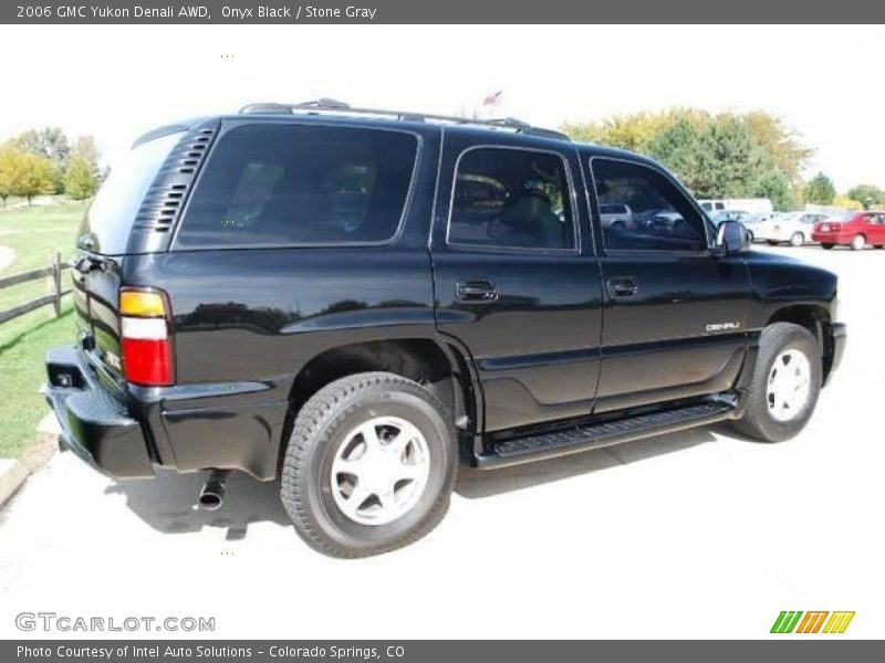 Onyx Black / Stone Gray 2006 GMC Yukon Denali AWD