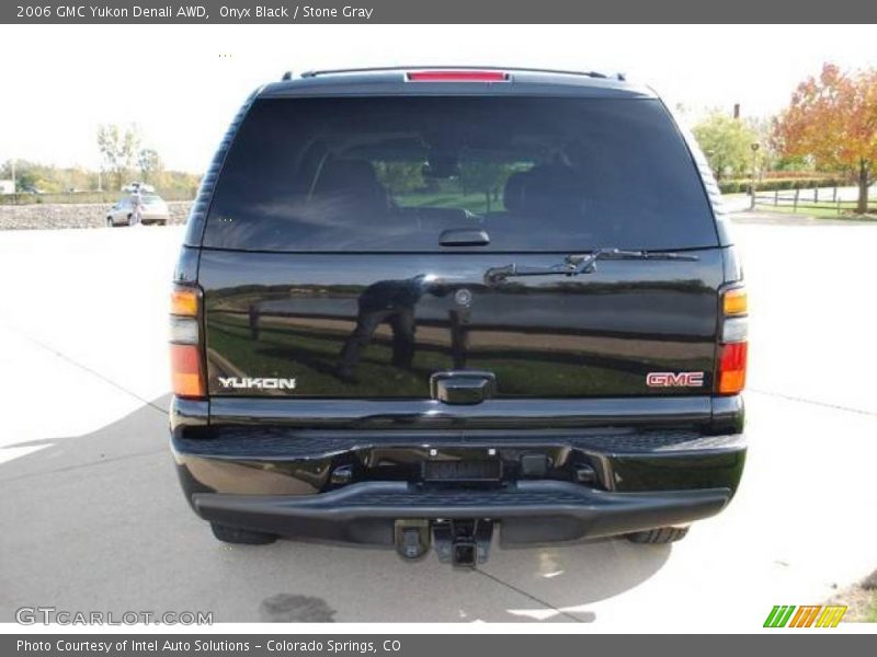 Onyx Black / Stone Gray 2006 GMC Yukon Denali AWD