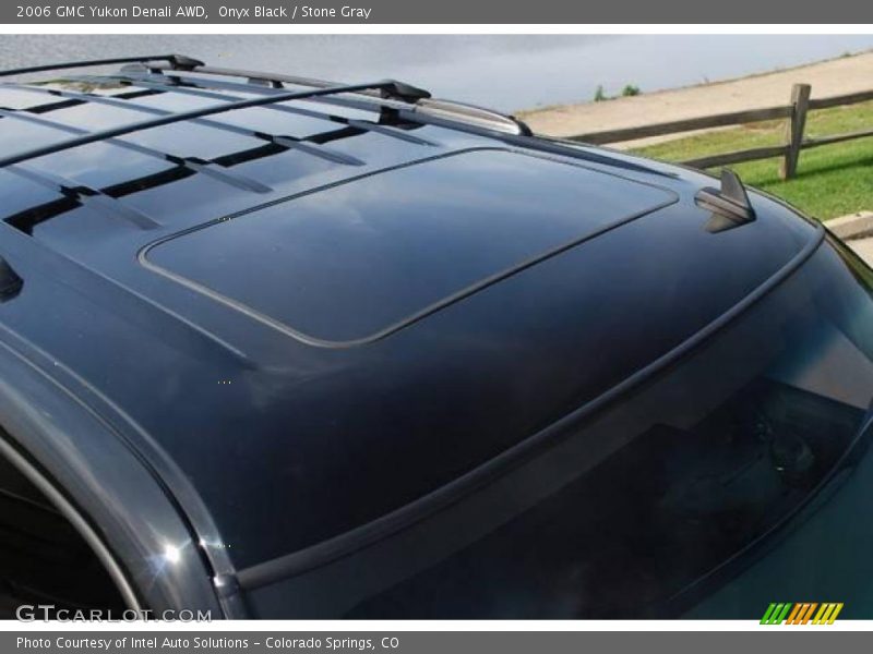 Onyx Black / Stone Gray 2006 GMC Yukon Denali AWD