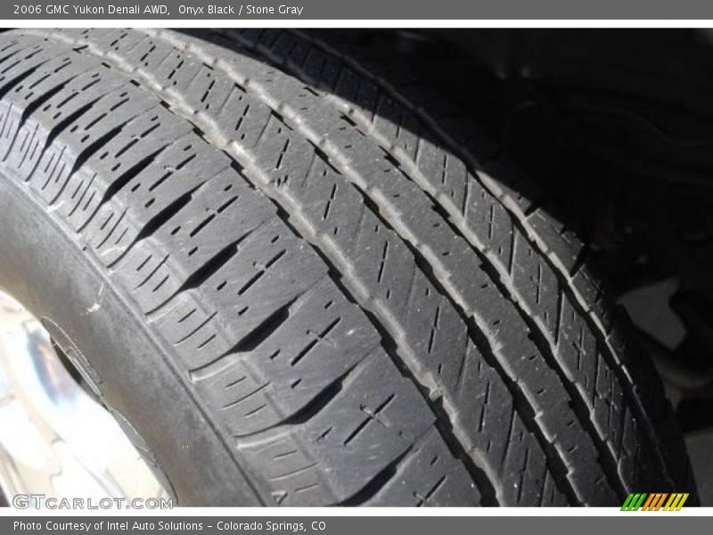 Onyx Black / Stone Gray 2006 GMC Yukon Denali AWD