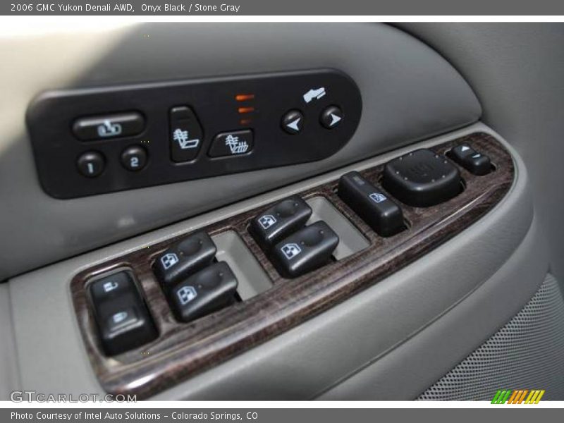 Onyx Black / Stone Gray 2006 GMC Yukon Denali AWD