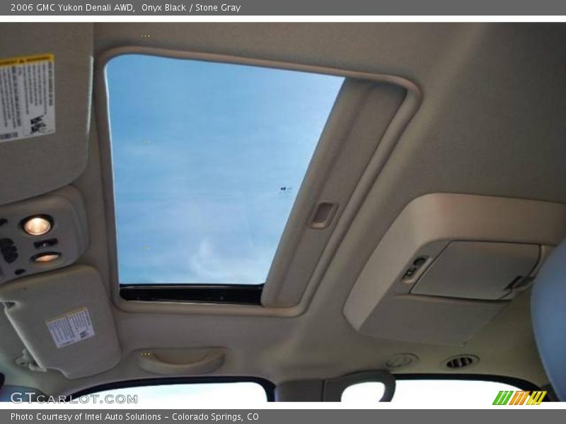 Onyx Black / Stone Gray 2006 GMC Yukon Denali AWD