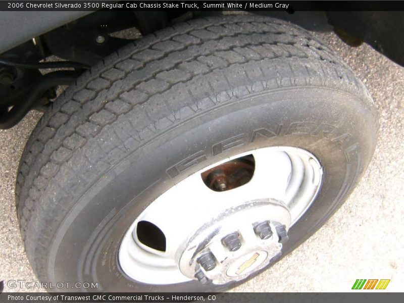 Summit White / Medium Gray 2006 Chevrolet Silverado 3500 Regular Cab Chassis Stake Truck