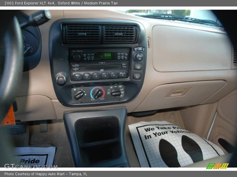 Oxford White / Medium Prairie Tan 2001 Ford Explorer XLT 4x4