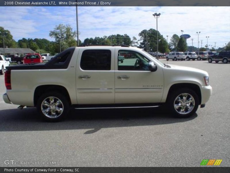 White Diamond Tricoat / Ebony 2008 Chevrolet Avalanche LTZ