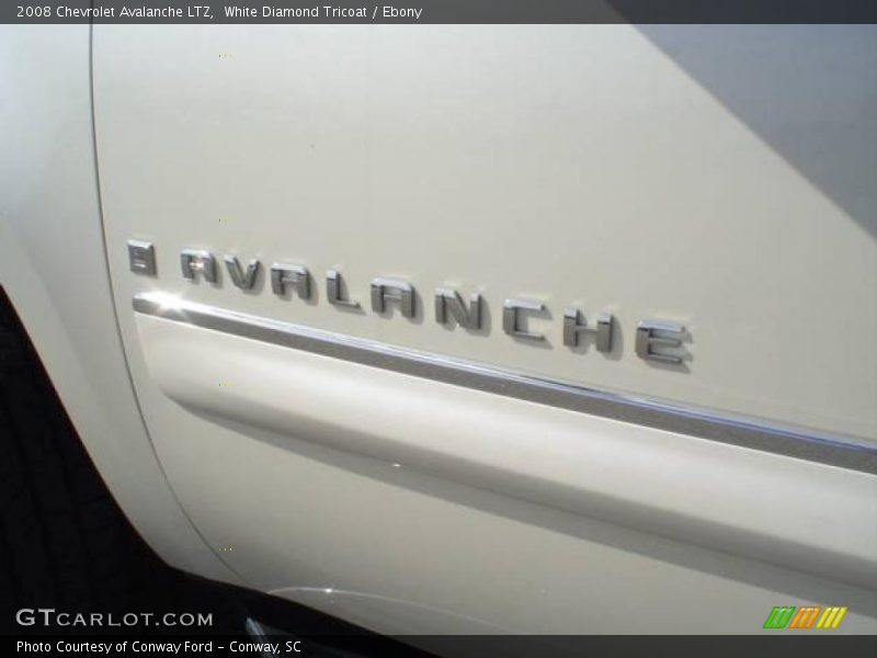 White Diamond Tricoat / Ebony 2008 Chevrolet Avalanche LTZ