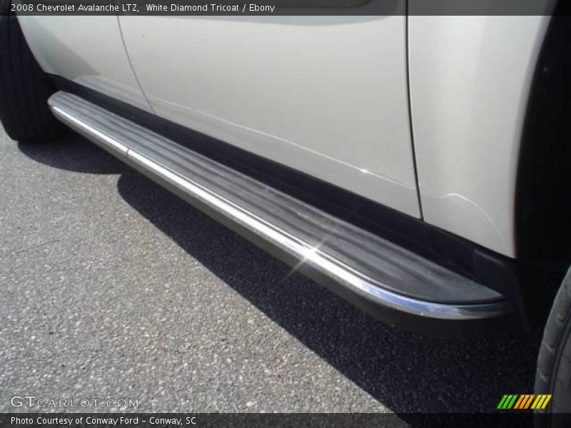 White Diamond Tricoat / Ebony 2008 Chevrolet Avalanche LTZ
