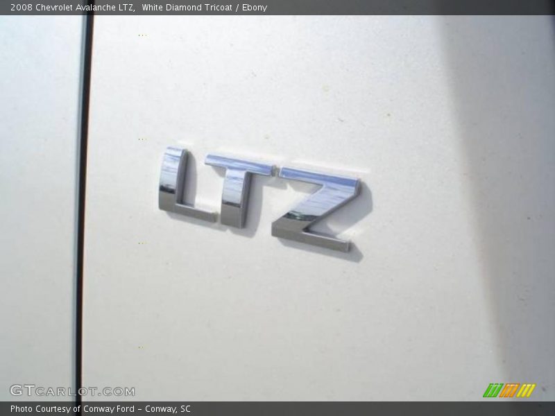 White Diamond Tricoat / Ebony 2008 Chevrolet Avalanche LTZ