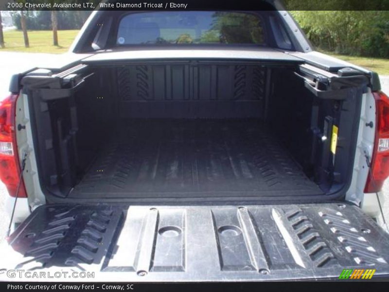 White Diamond Tricoat / Ebony 2008 Chevrolet Avalanche LTZ