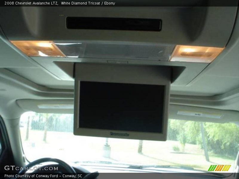 White Diamond Tricoat / Ebony 2008 Chevrolet Avalanche LTZ