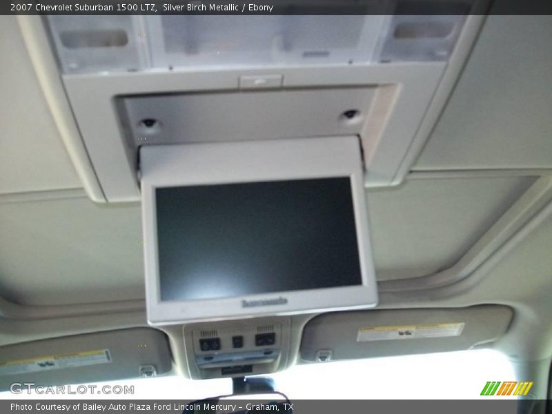 Silver Birch Metallic / Ebony 2007 Chevrolet Suburban 1500 LTZ