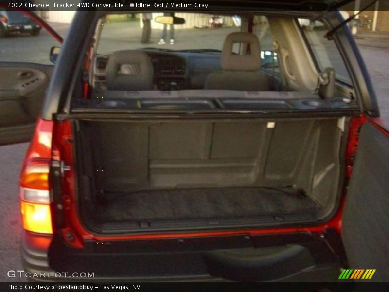 Wildfire Red / Medium Gray 2002 Chevrolet Tracker 4WD Convertible
