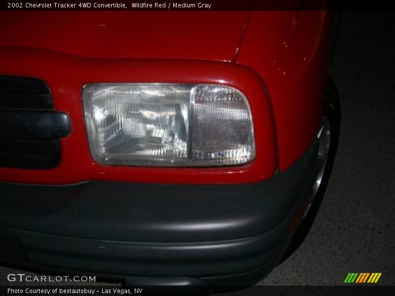 Wildfire Red / Medium Gray 2002 Chevrolet Tracker 4WD Convertible