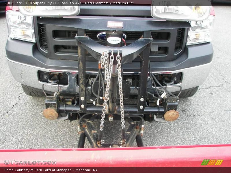 Red Clearcoat / Medium Flint 2006 Ford F350 Super Duty XL SuperCab 4x4
