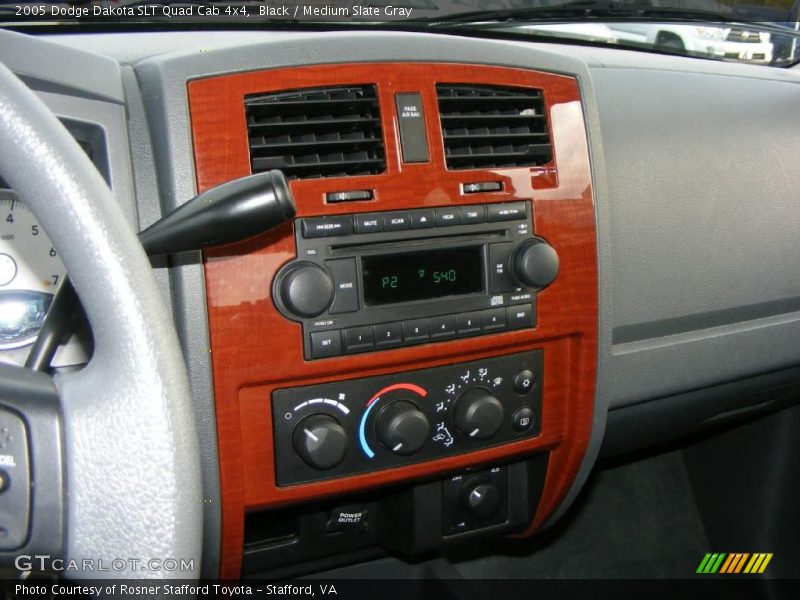 Black / Medium Slate Gray 2005 Dodge Dakota SLT Quad Cab 4x4