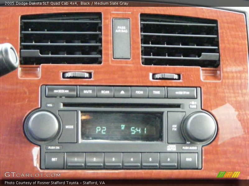 Black / Medium Slate Gray 2005 Dodge Dakota SLT Quad Cab 4x4