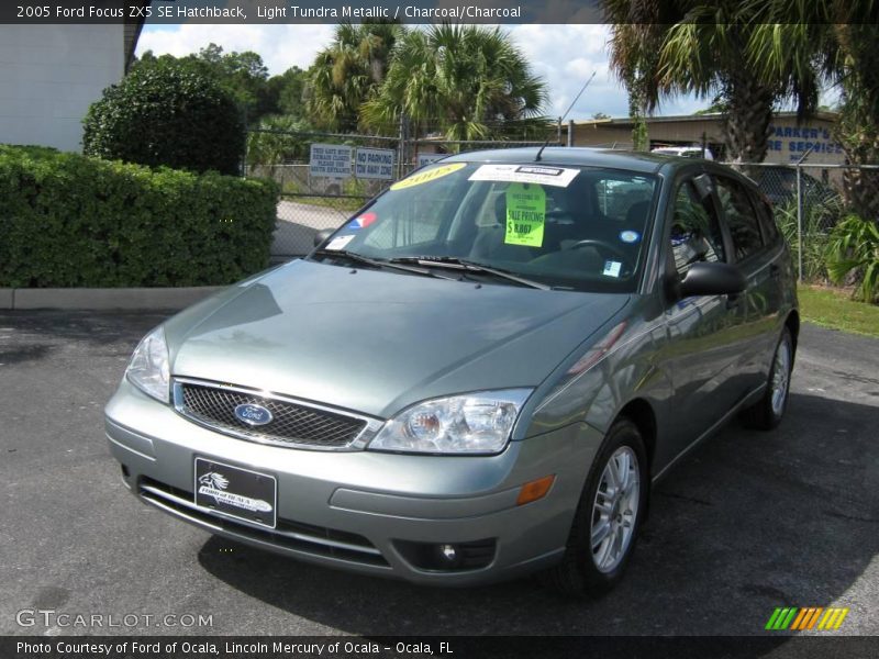 Light Tundra Metallic / Charcoal/Charcoal 2005 Ford Focus ZX5 SE Hatchback