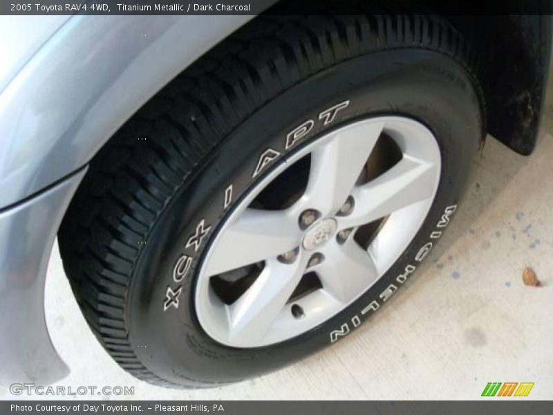 Titanium Metallic / Dark Charcoal 2005 Toyota RAV4 4WD