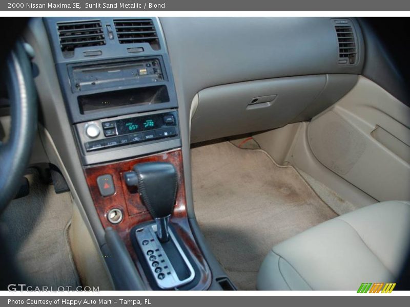 Sunlit Sand Metallic / Blond 2000 Nissan Maxima SE