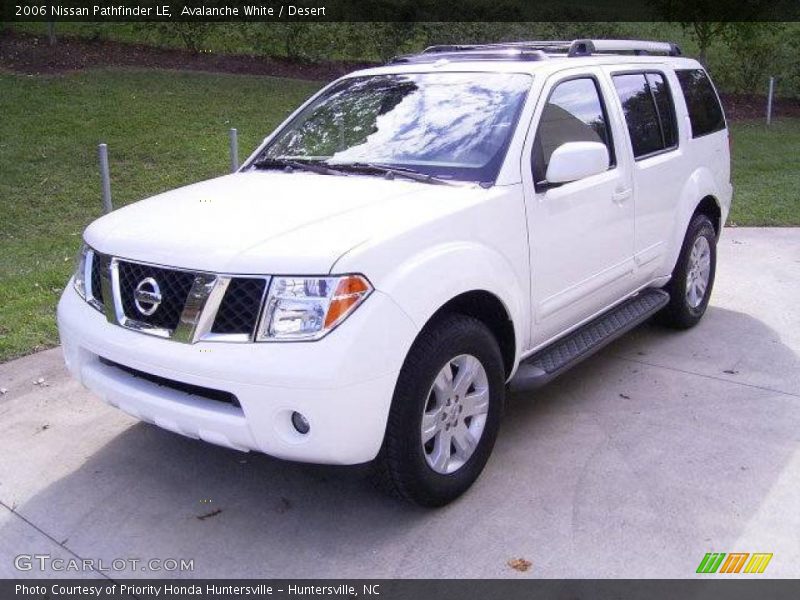 Avalanche White / Desert 2006 Nissan Pathfinder LE