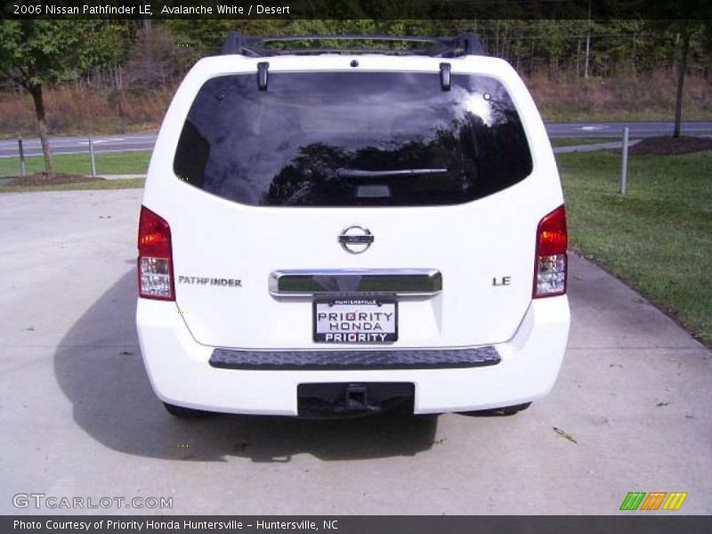 Avalanche White / Desert 2006 Nissan Pathfinder LE